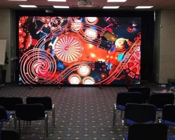 LED-экраны для автосалонов: реальный пример установленного LED-экрана
