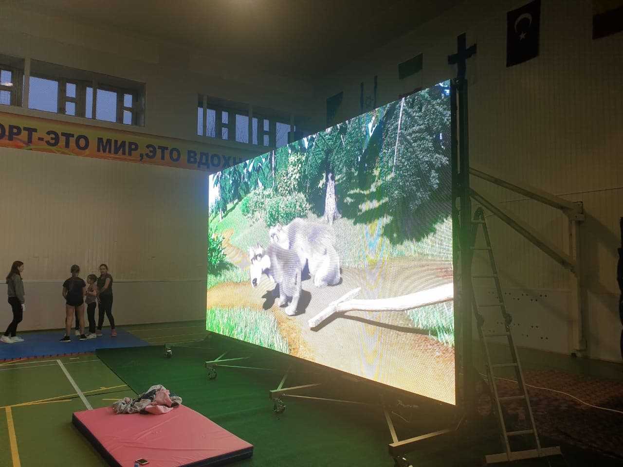 Монтаж LED-экранов: реальный пример установленного LED-экрана
