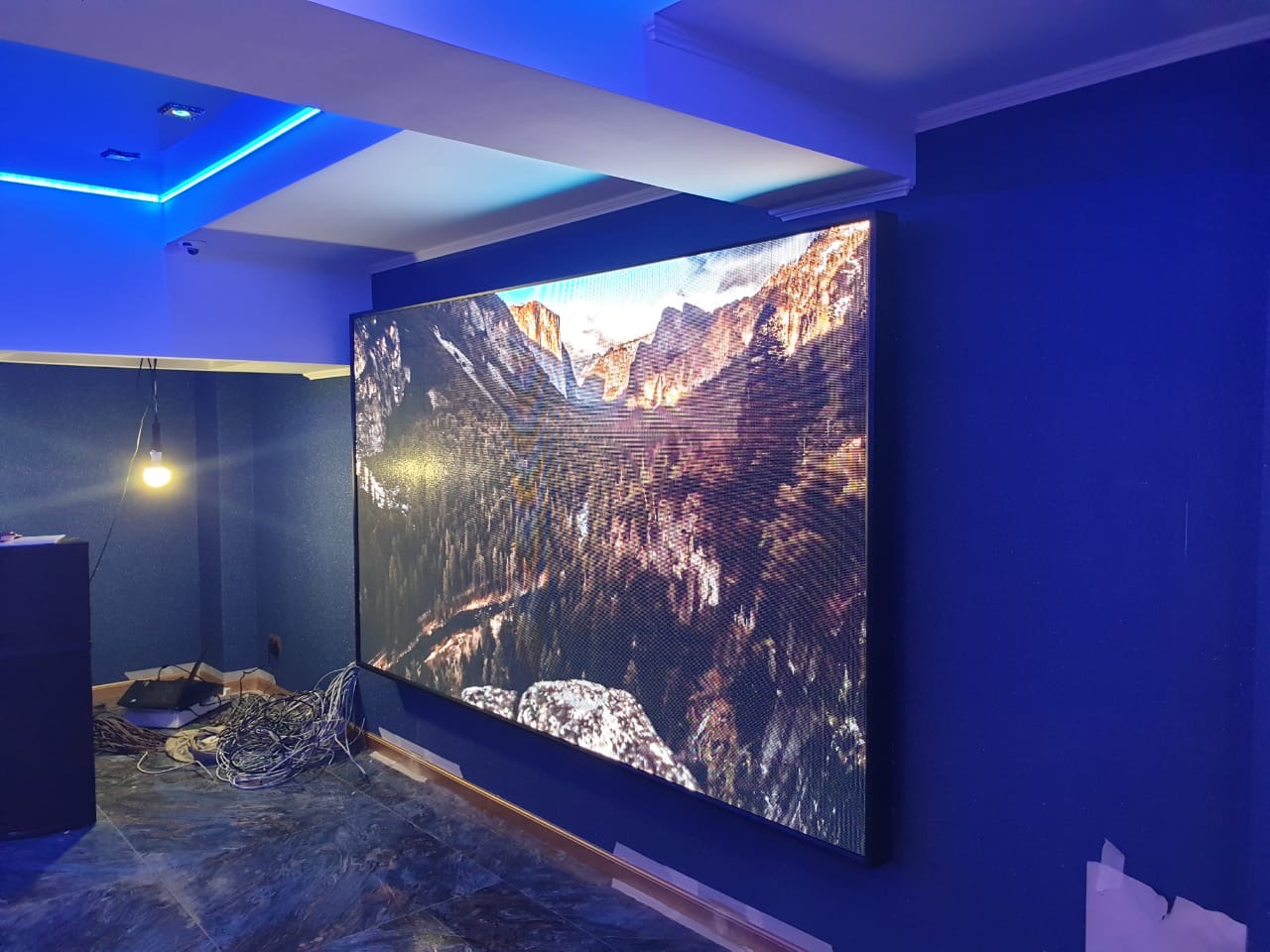LED-экран для караоке в ресторане «Татев»: интерьерный LED-экран, Москва