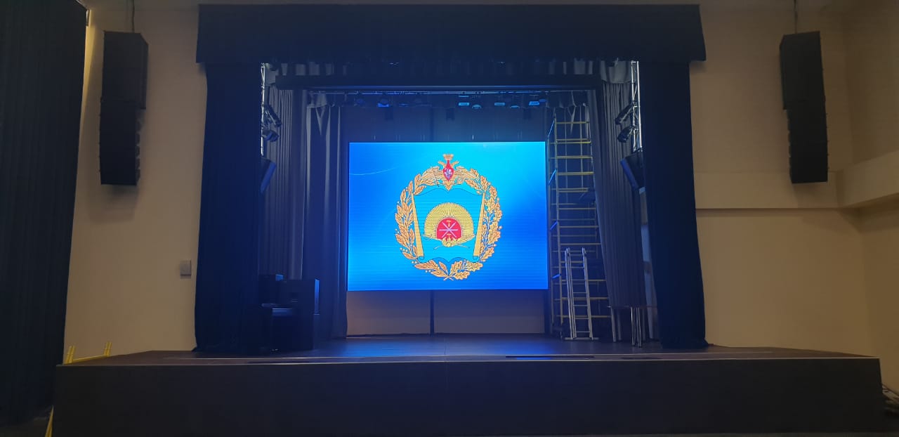 Уличный LED-экран для Суворовского училища: широкоформатный уличный LED-экран, Тула